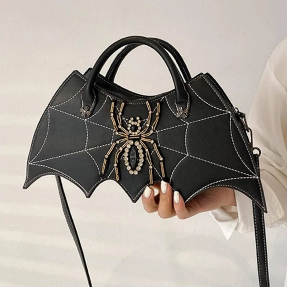 Reduced NWOT  Bat cross body bed, shoulder purse, or use handles